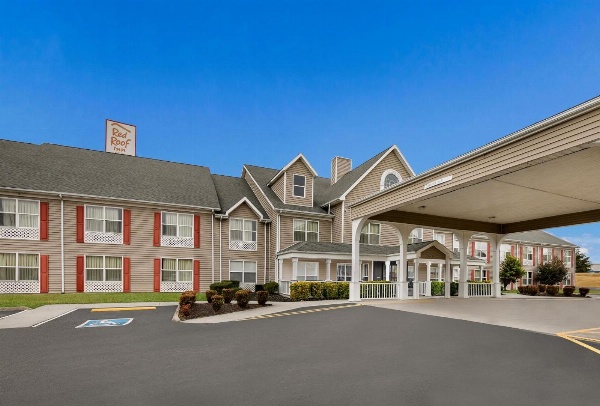 Red Roof Inn & Suites Knoxville East image 2