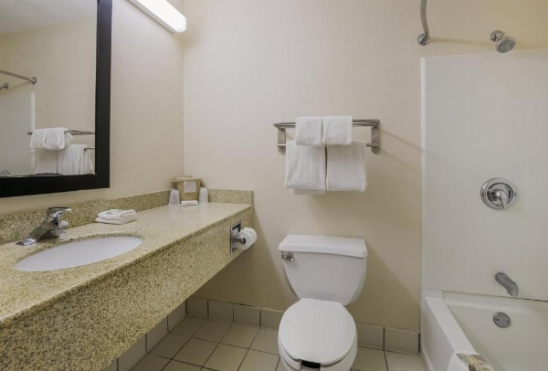 Red Roof Inn & Suites Knoxville East image 22