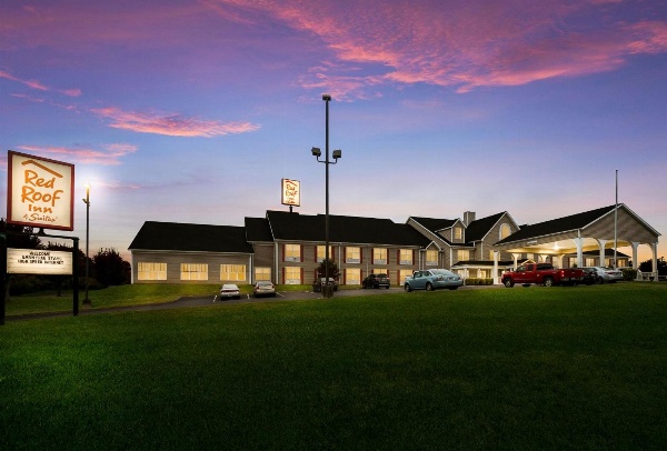 Red Roof Inn & Suites Knoxville East image 6